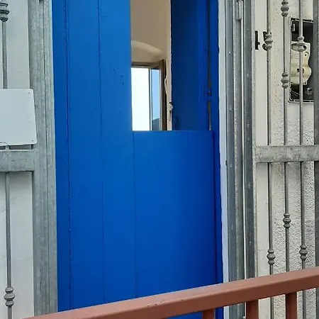 Due Balconi * بيسْكيتْشّي